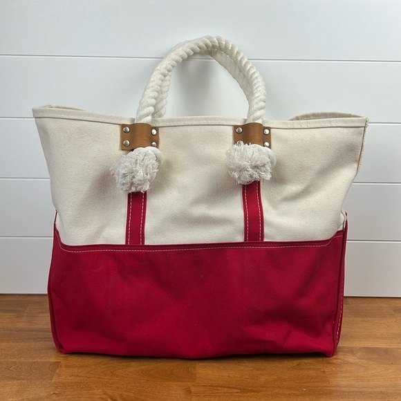 L.L. Bean Handbags - LL bean boat and tote rope handle bag